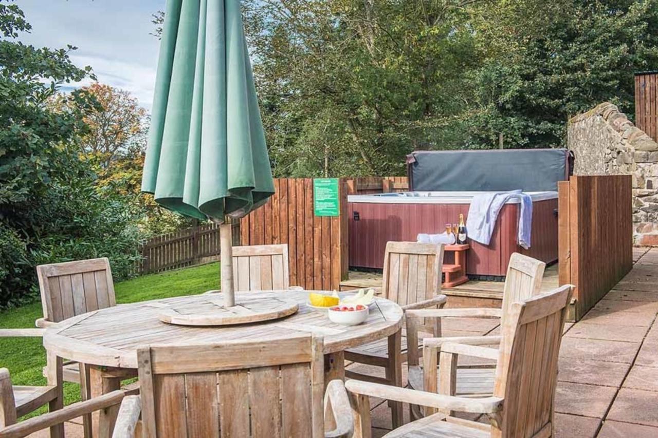 The Granary With Hot Tub Near Perth Perthshire Villa Forgandenny Bagian luar foto